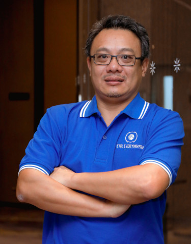 Photo of Pierre Patris, CEO Asia of ETIX Everywhere, of the data centers in Thailand
